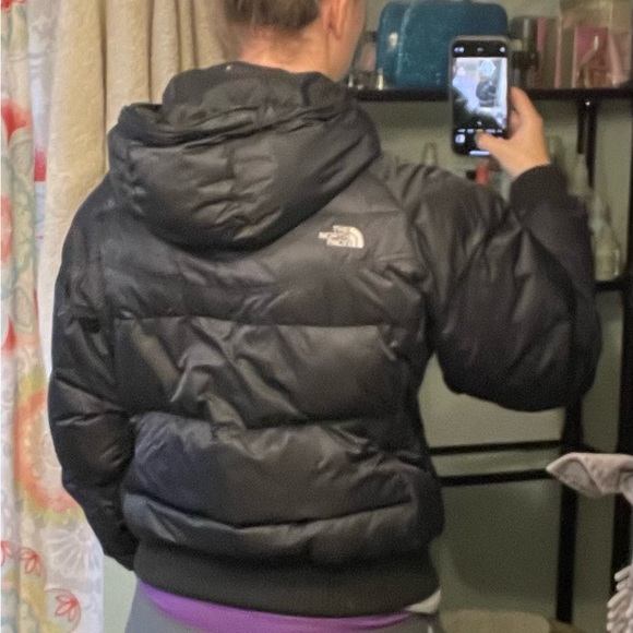 Womans north face puffer jacket - Picture 7 of 12